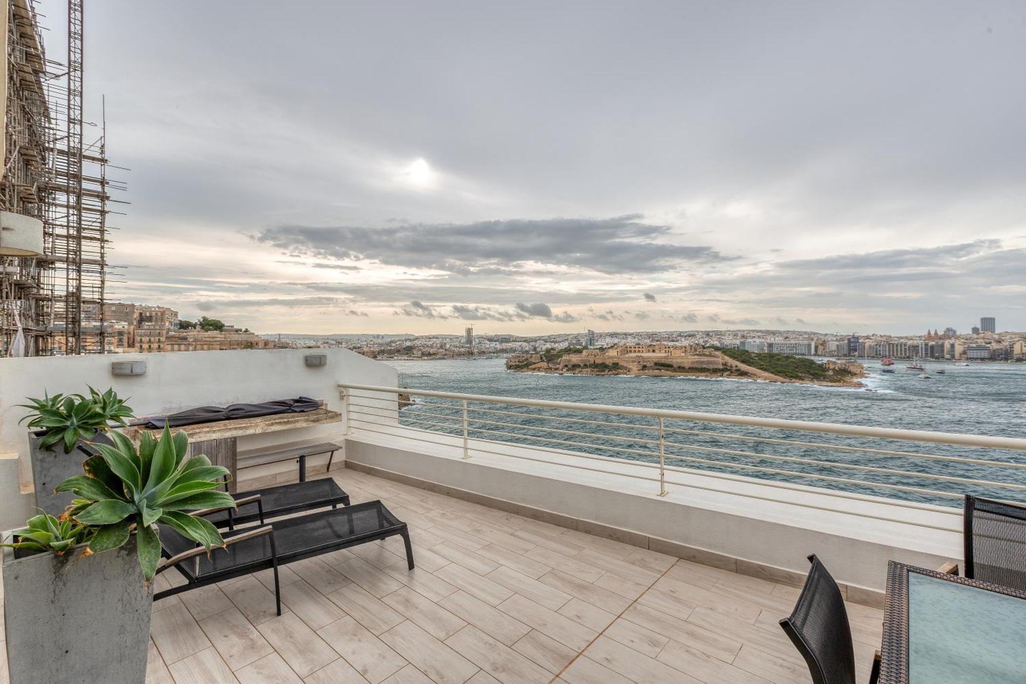 49/3 Seafront Duplex Penthouse In Valletta Exterior foto